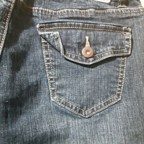 St Johns Bay Women's SIZE 10P Straight Leg Jeans Dark Wash Bootcut - Picture 7 of 15